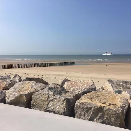Flobart Grand Appartement A Sangatte Au Rdc Et A 30 Metres De La Plage Exterior photo